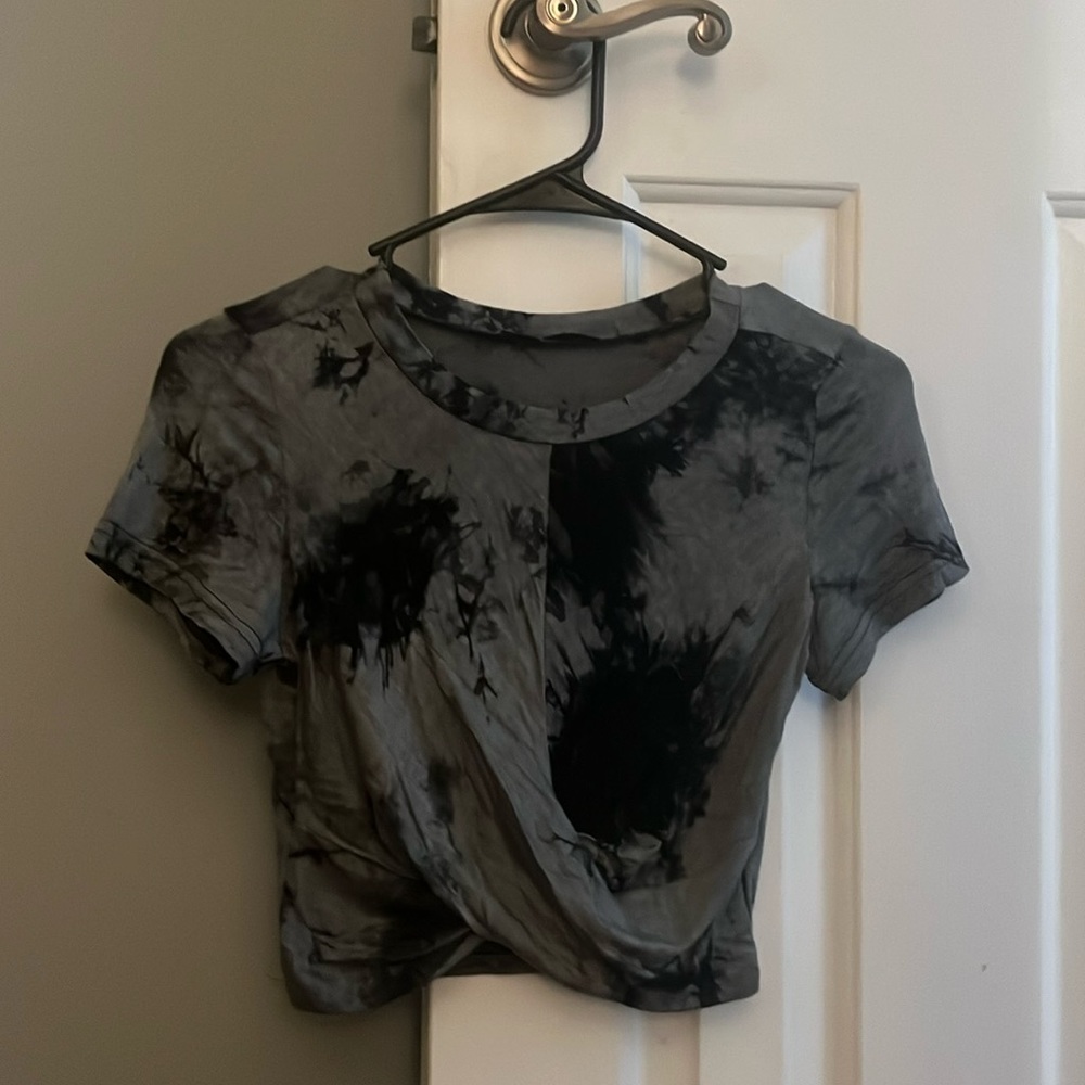 Black and gray shein cropped shirt !never worn!